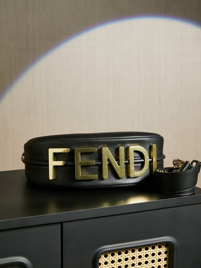 フェンディバッグ側面デザイン